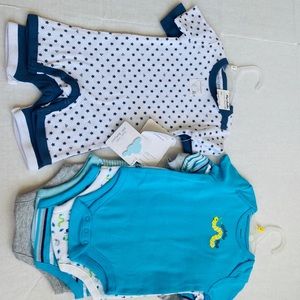 Burt bee baby onesie 3-6 months (Grey and Blue)